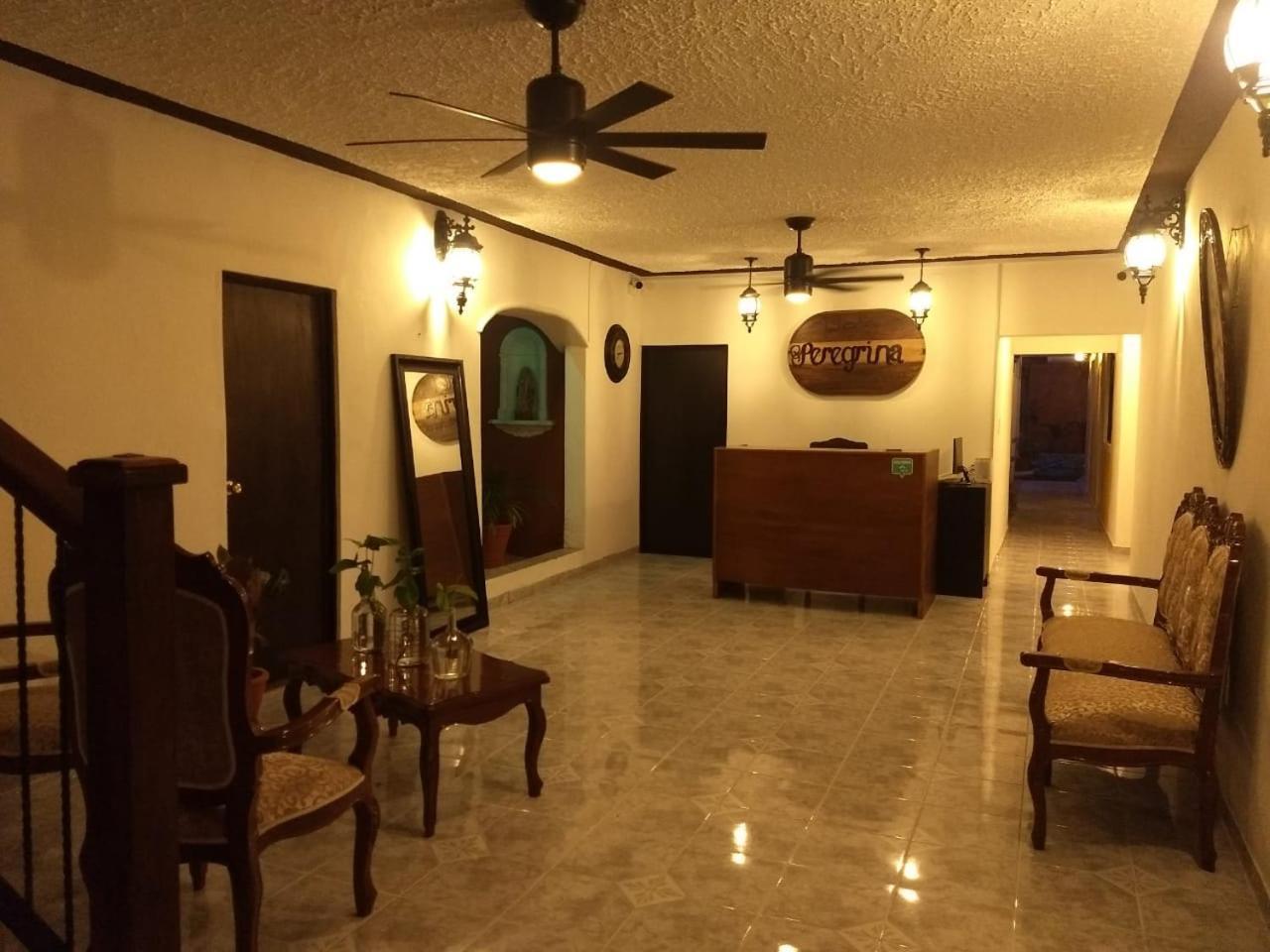 Hotel Peregrina 巴利亚多利德 外观 照片