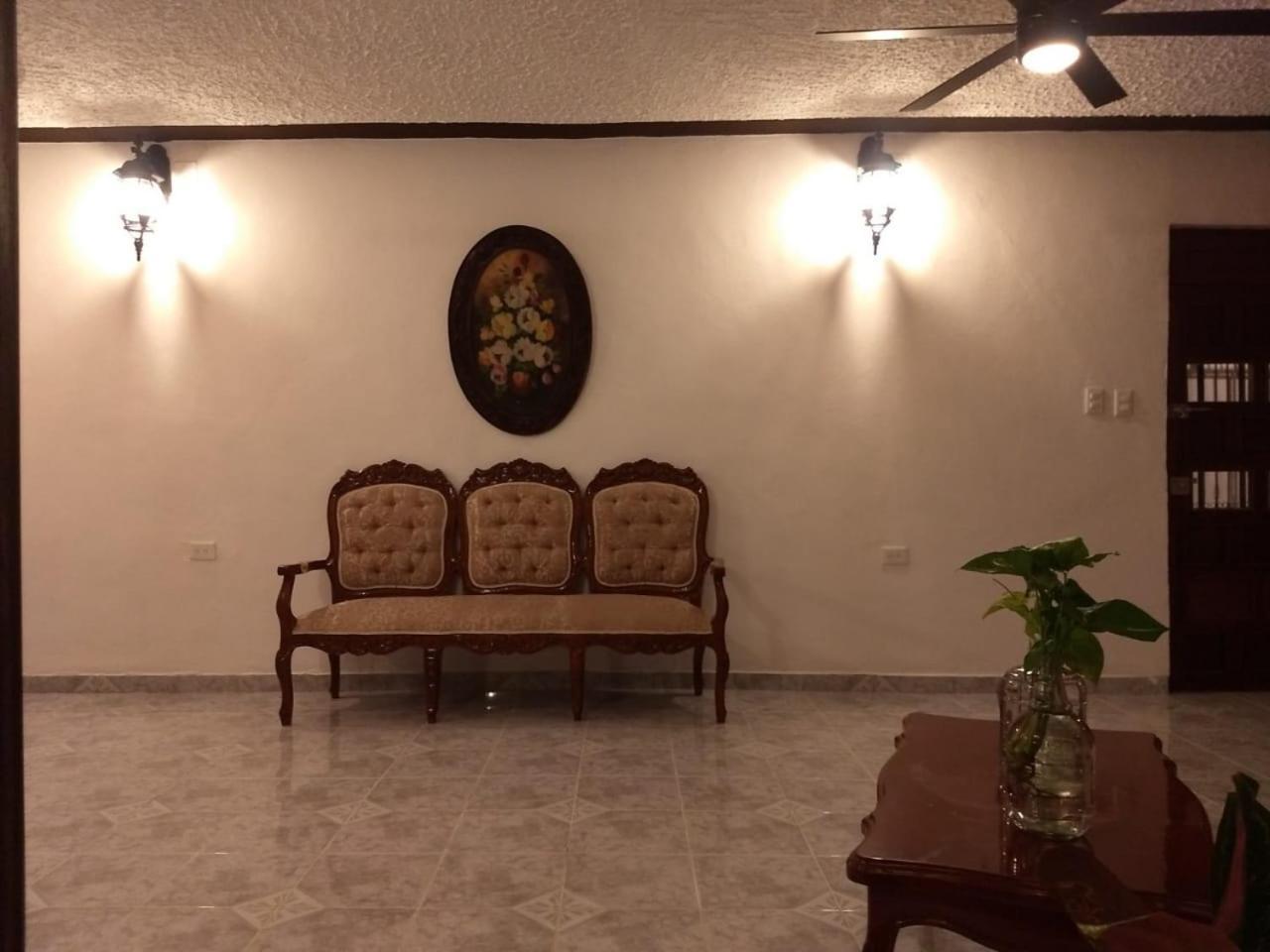Hotel Peregrina 巴利亚多利德 外观 照片